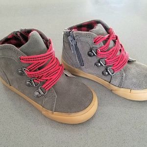 Toddler boys 7c Cherokee zip up shoes